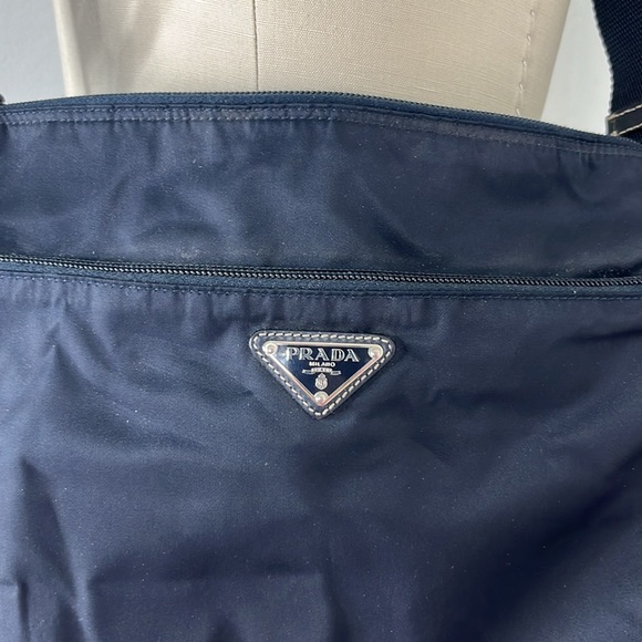 Prada Nylon Black Crossbody Bag Unisex Made in Italy Rounded Base - Picture 2 of 11